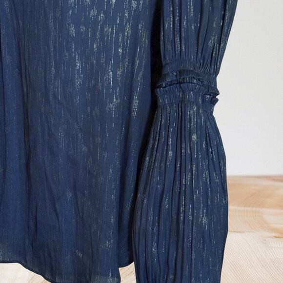 Current Air Navy and Silvery Shimmer Ruffled Sleeve Blouse Top Sz M V Neck HiLo - Picture 6 of 13